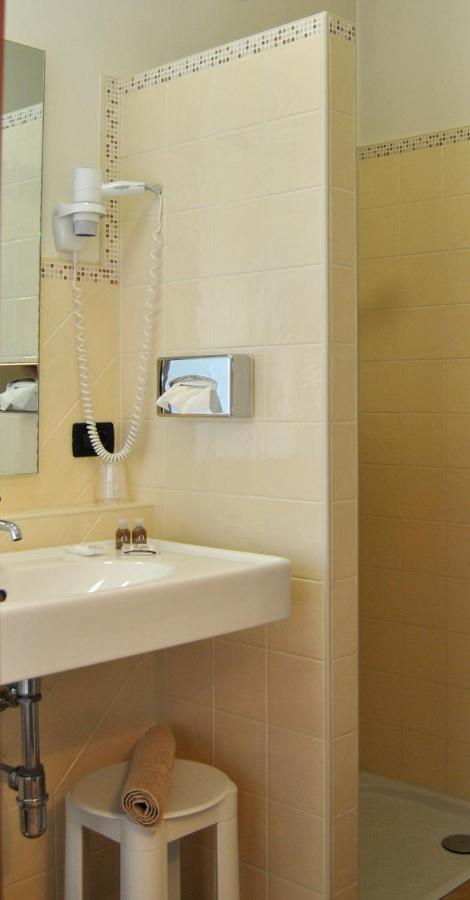 Hotel Aquila Castelfranco Emilia Δωμάτιο φωτογραφία