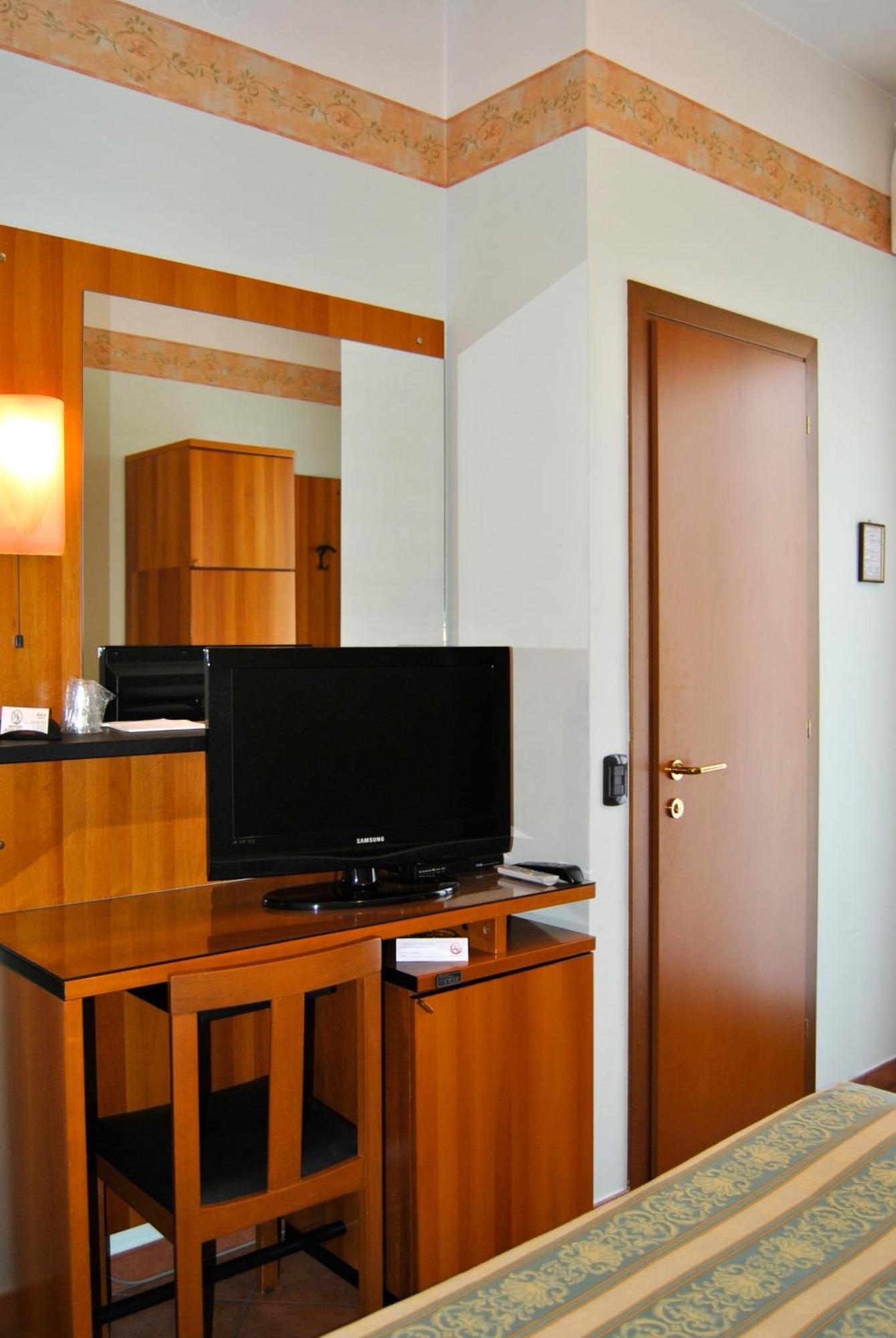 Hotel Aquila Castelfranco Emilia Δωμάτιο φωτογραφία