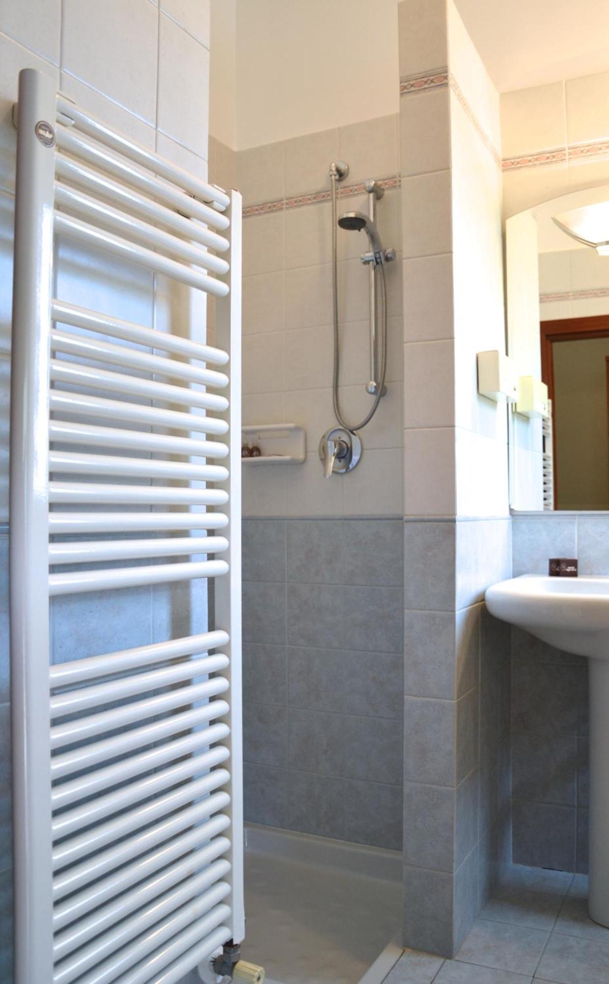 Hotel Aquila Castelfranco Emilia Δωμάτιο φωτογραφία