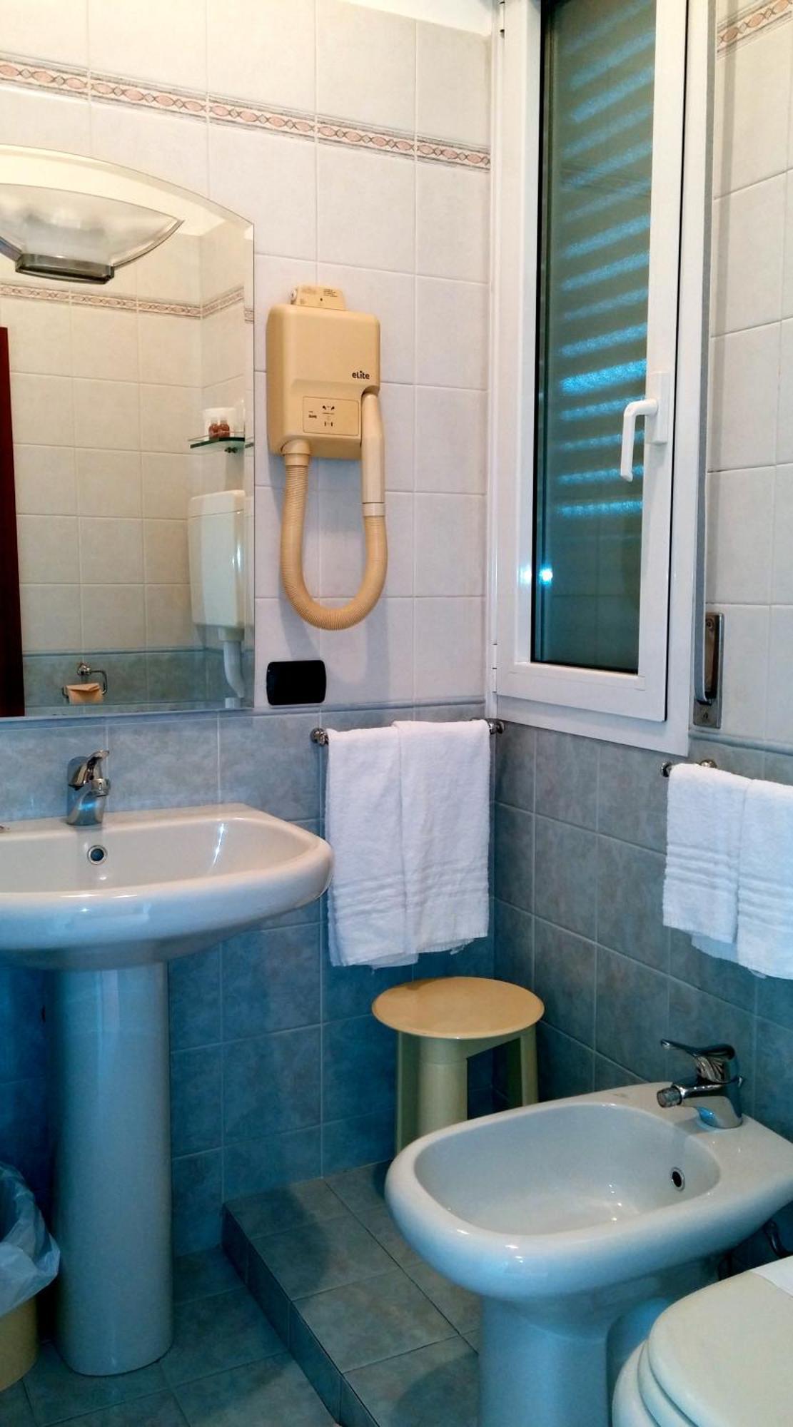 Hotel Aquila Castelfranco Emilia Δωμάτιο φωτογραφία